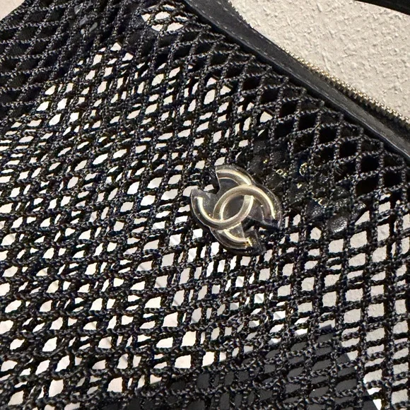 CHANEL BLACK MINI HOBO MESH POUCH RUNWAY RARE NEW - Picture 5 of 13